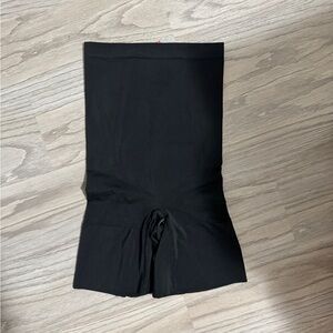 SPANX Black Shapewear woman’s Size M
